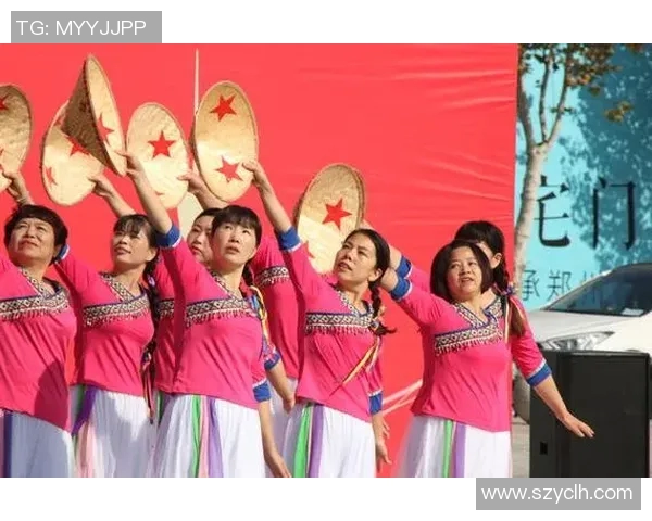 足球明星热舞广场舞展现活力与魅力引发全民健身热潮